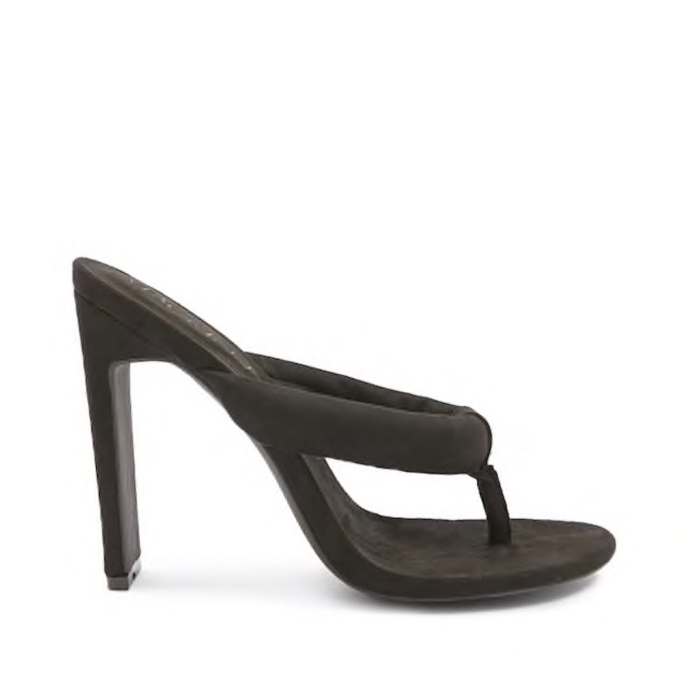Faux suede sandal thong toe heel size 6 black F21